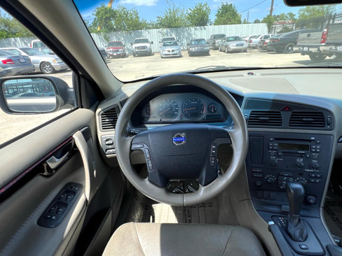 Used 2002 Volvo V70 Cross Country image 50