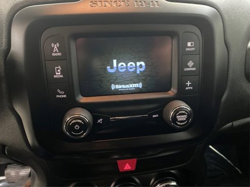 Used 2017 Jeep Renegade Altitude image 14