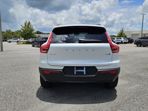 New 2026 Volvo XC40 B5 Core image 6