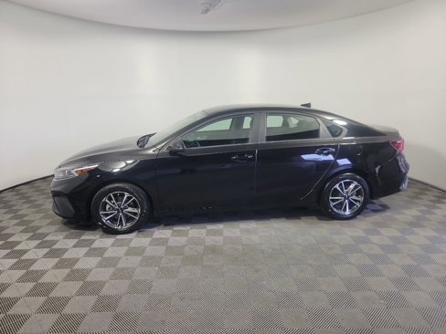 Certified 2022 Kia Forte LXS w/ LXS Technology Package image 11