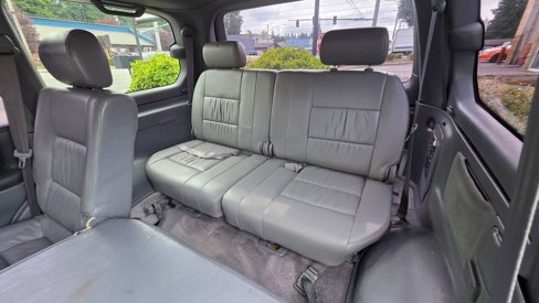 Used 2001 Toyota Land Cruiser image 12