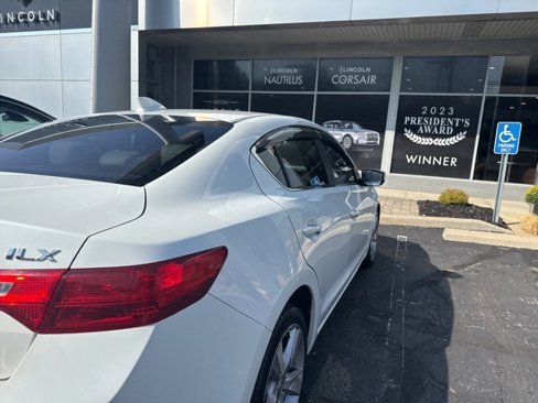 Used 2013 Acura ILX w/ Technology Package image 8