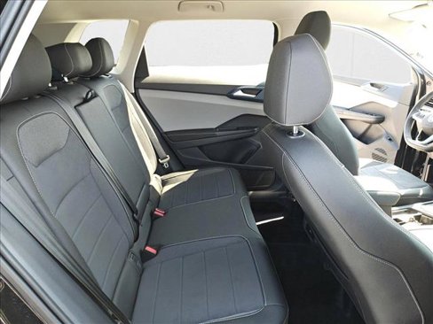 Certified 2024 Volkswagen Taos SE image 22