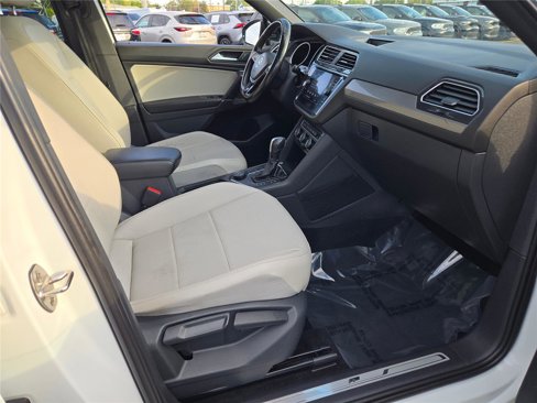 Used 2020 Volkswagen Tiguan SE R-Line image 7