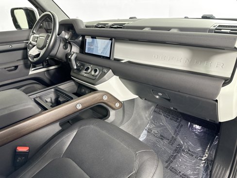 Certified 2023 Land Rover Defender 110 X-Dynamic SE image 28