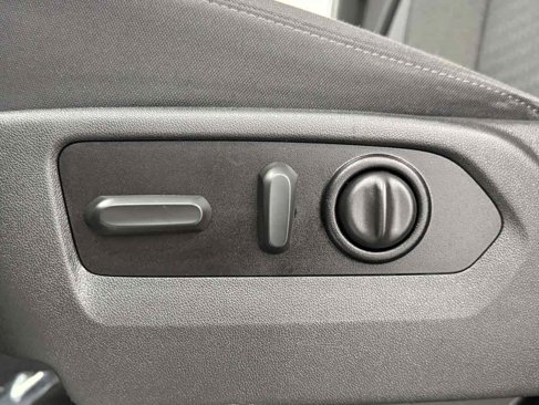 Used 2021 Chevrolet Silverado 1500 LT image 24