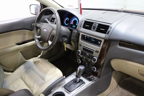 Used 2010 Ford Fusion SEL image 27