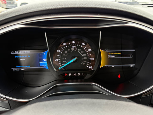 Used 2017 Ford Fusion SE w/ Fusion SE Technology Package image 22