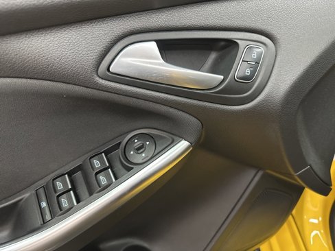 Used 2017 Ford Focus ST image 20