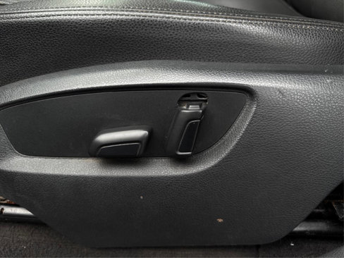 Used 2014 Volkswagen Touareg VR6 image 20