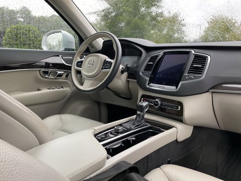 Used 2019 Volvo XC90 T5 Momentum w/ Protection Package image 6