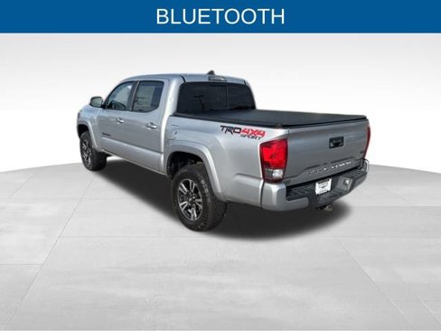 Used 2017 Toyota Tacoma SR image 7
