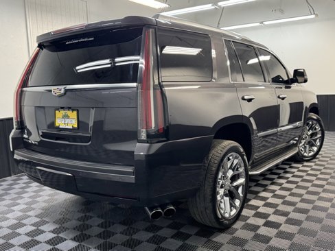 Used 2015 Cadillac Escalade Luxury image 4