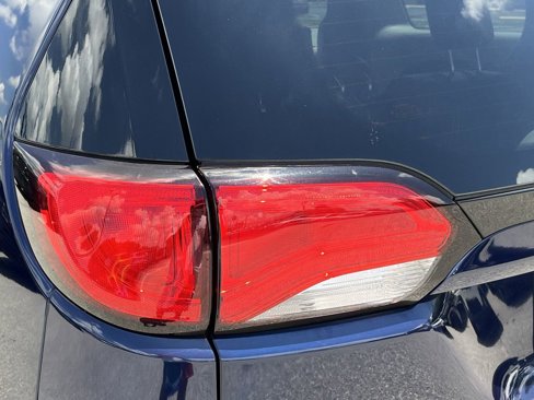 Used 2017 Chrysler Pacifica Touring image 8