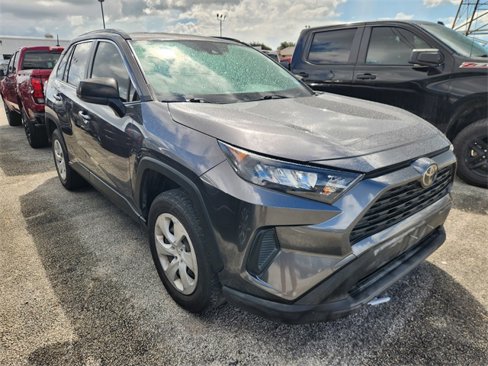 Used 2019 Toyota RAV4 LE image 1