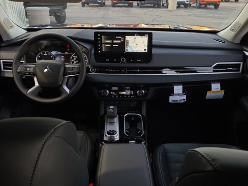 New 2025 Mitsubishi Outlander SE image 23