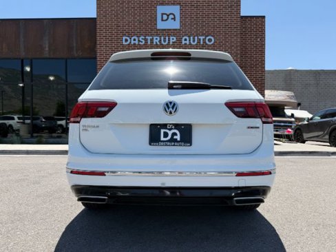 Used 2019 Volkswagen Tiguan SEL R-Line w/ 3rd Row Seat Package image 6