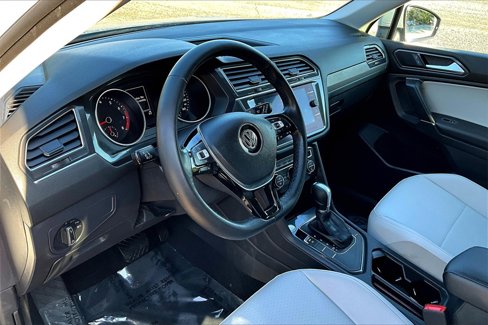 Used 2018 Volkswagen Tiguan SE image 17
