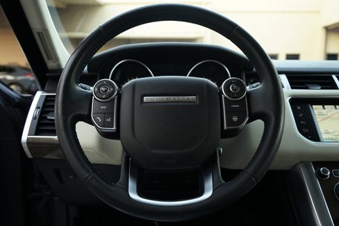 Used 2016 Land Rover Range Rover Sport HSE image 6