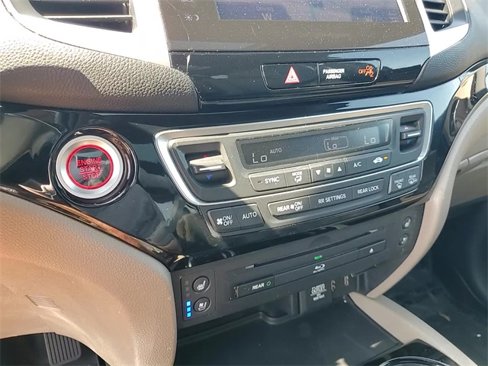 Used 2017 Honda Pilot Elite image 23
