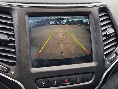 Used 2019 Jeep Cherokee Trailhawk image 27
