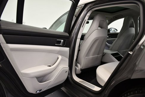 Certified 2018 Porsche Panamera 4S image 43