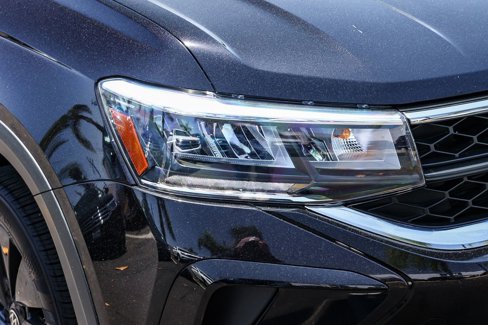 Certified 2022 Volkswagen Taos S image 16