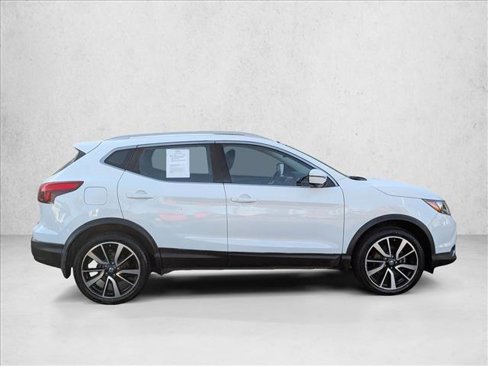 Used 2017 Nissan Rogue Sport SL w/ SL Premium Package image 4