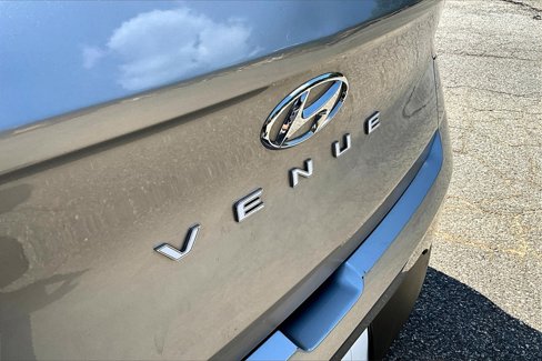 Used 2023 Hyundai Venue SEL w/ Cargo Package image 22