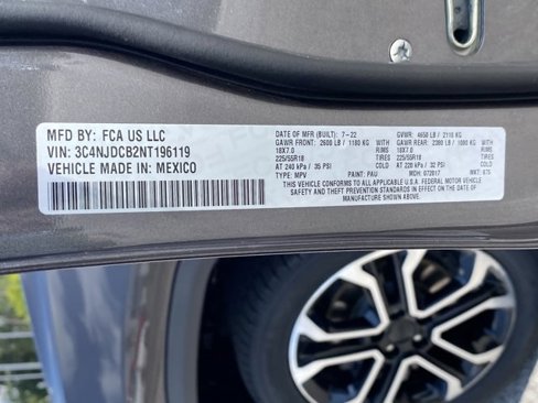 Used 2022 Jeep Compass Limited image 37