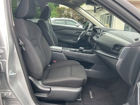 Used 2024 Nissan Rogue S image 34