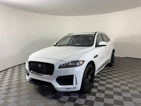 Used 2017 Jaguar F-PACE R-Sport image 5