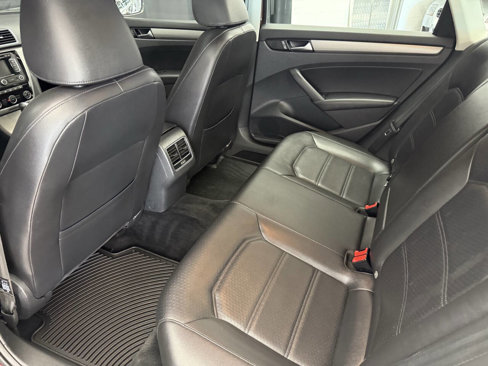 Used 2014 Volkswagen Passat 1.8T SE image 25
