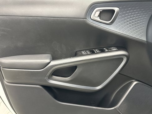 Used 2023 Kia Soul EX image 9