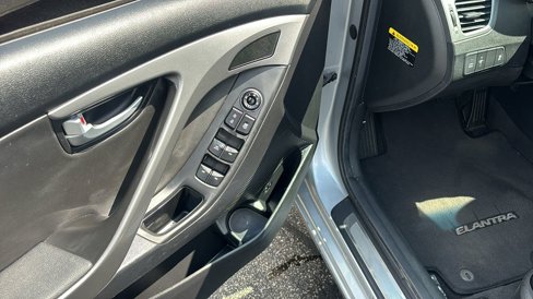 Used 2014 Hyundai Elantra Limited w/ Option Group 03 image 14