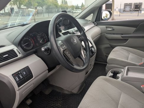 Used 2016 Honda Odyssey SE image 21