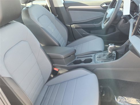New 2025 Volkswagen Jetta SE image 14