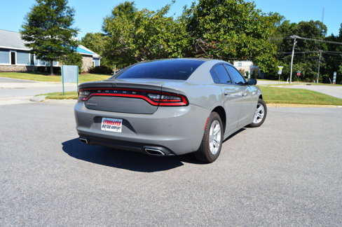 Used 2019 Dodge Charger SXT image 4