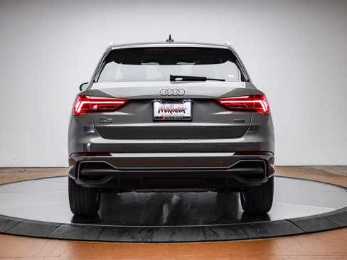 New 2025 Audi Q3 2.0T Premium image 9
