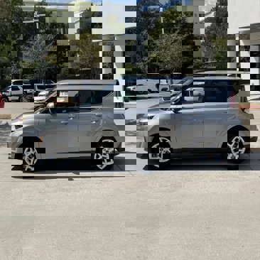 Used 2024 Kia Soul LX w/ Option Group 015 image 3