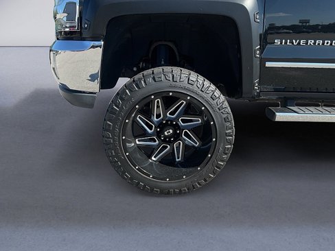 Used 2018 Chevrolet Silverado 1500 LTZ image 27