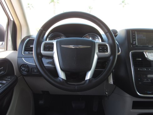 Used 2011 Chrysler Town & Country Touring image 21