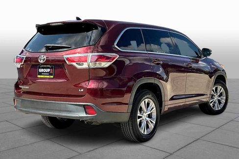 Used 2015 Toyota Highlander LE image 12