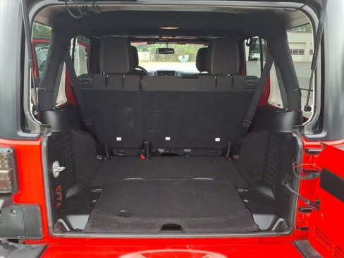 Used 2017 Jeep Wrangler Unlimited Sahara image 15
