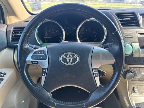 Used 2011 Toyota Highlander 2WD image 14