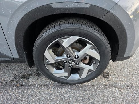 Used 2022 Hyundai Venue Limited image 12