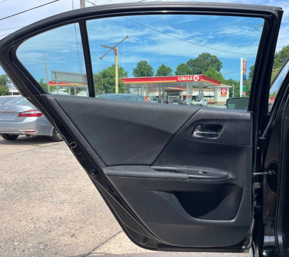 Used 2017 Honda Accord LX image 11