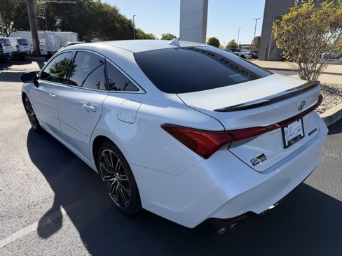 Used 2019 Toyota Avalon Touring w/ Advanced Safety Package image 8