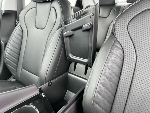 New 2025 Hyundai Elantra Limited image 18