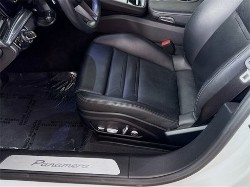 Certified 2021 Porsche Panamera image 16